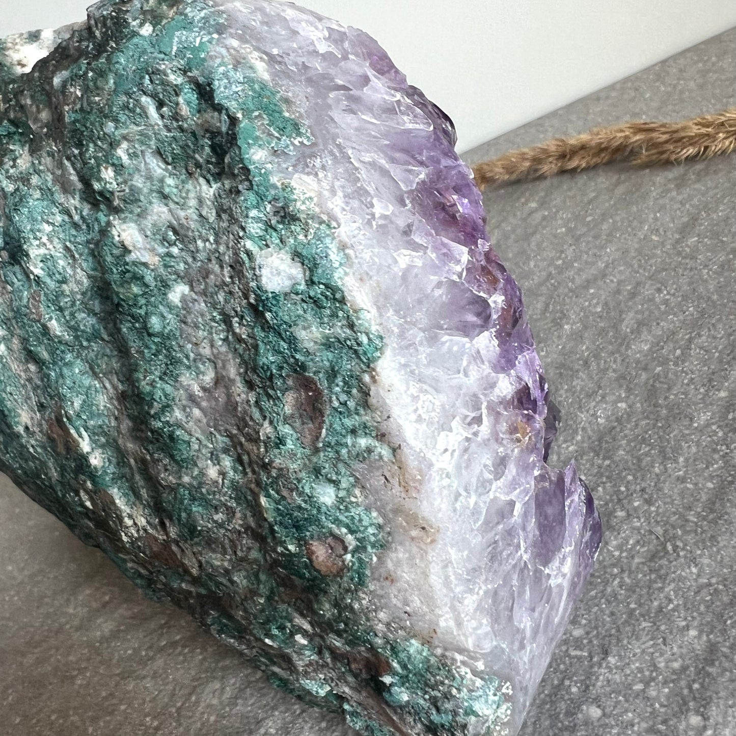 XL Amethyst Stufe von der Seite