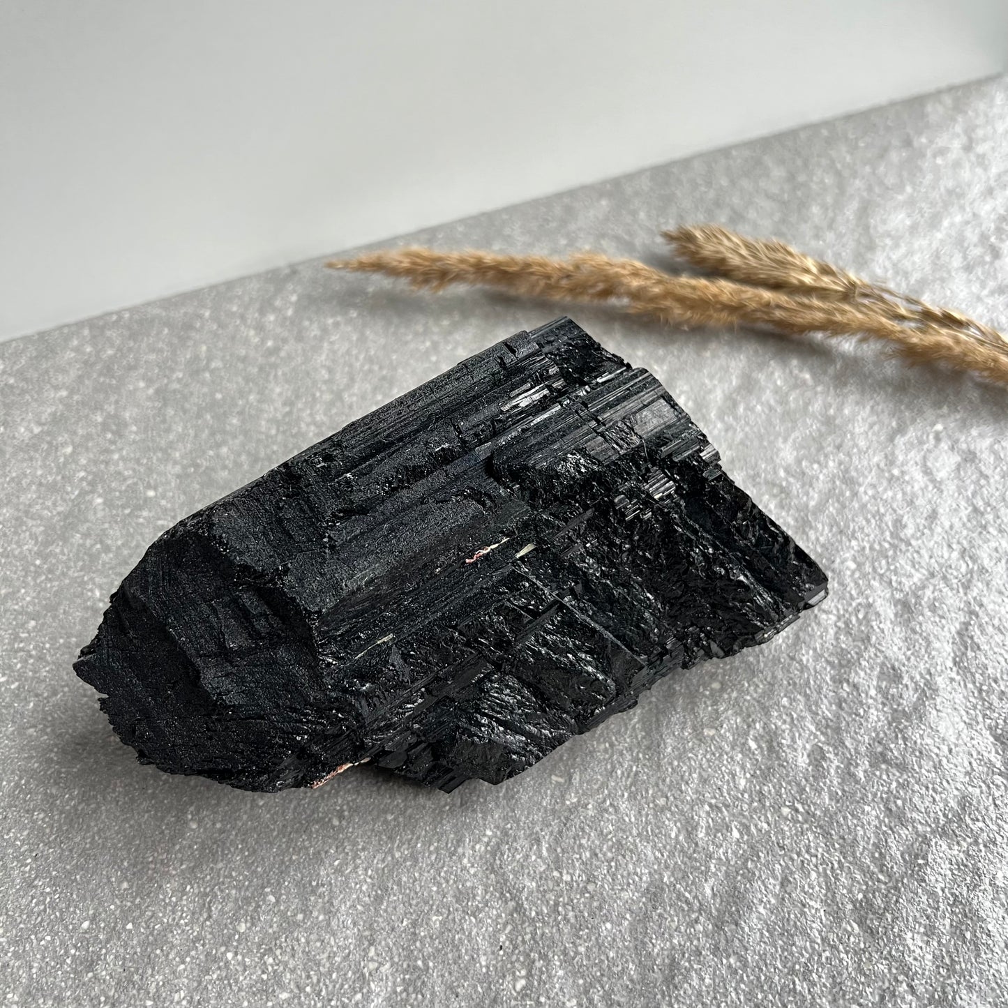 Schwarzer Turmalin (Schörl) Rohstein XXL