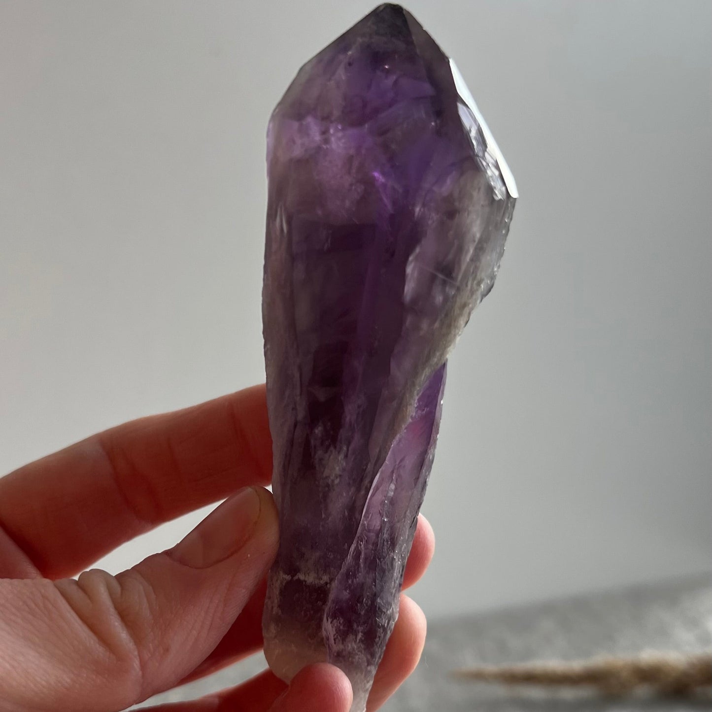 Lilafarbener Amethyst Zepter #1 - natürlich und unbehandelt - durchscheinend