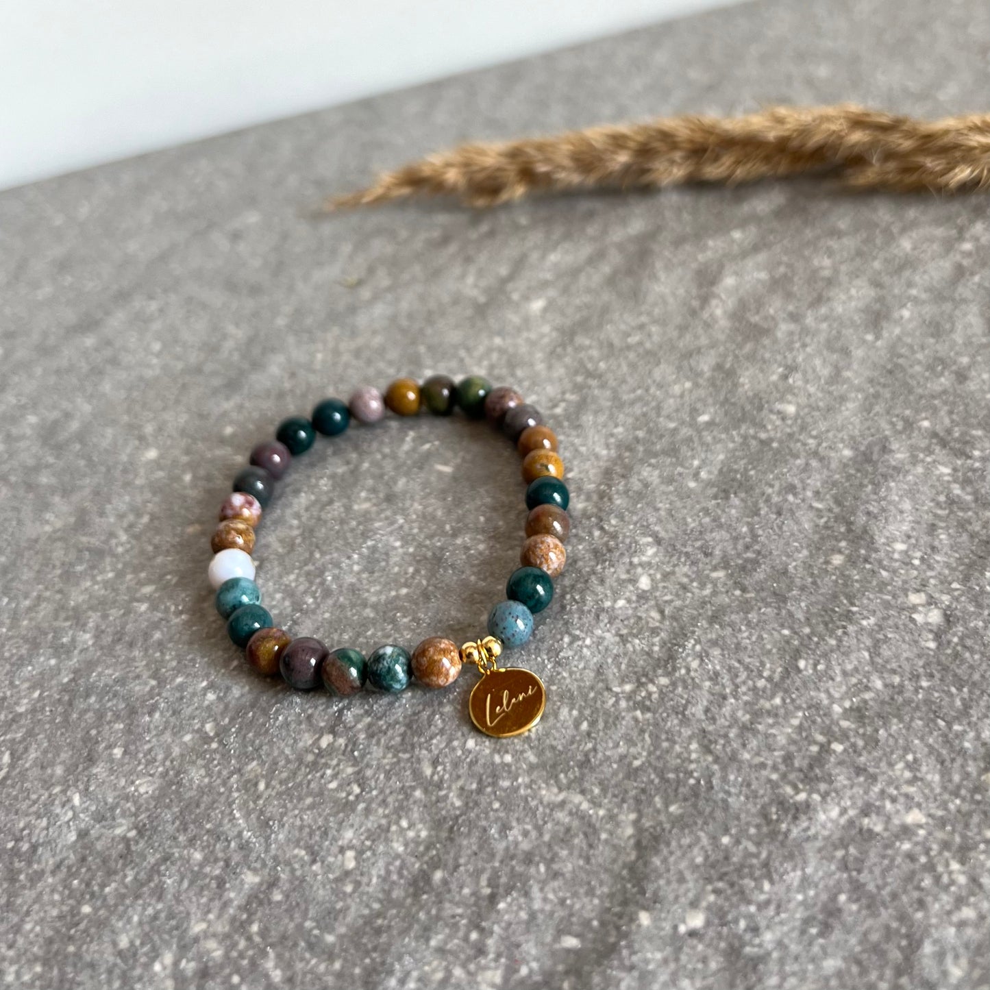 Edelsteinarmband aus Ozeanchalcedon Ozeanachat mit Charm