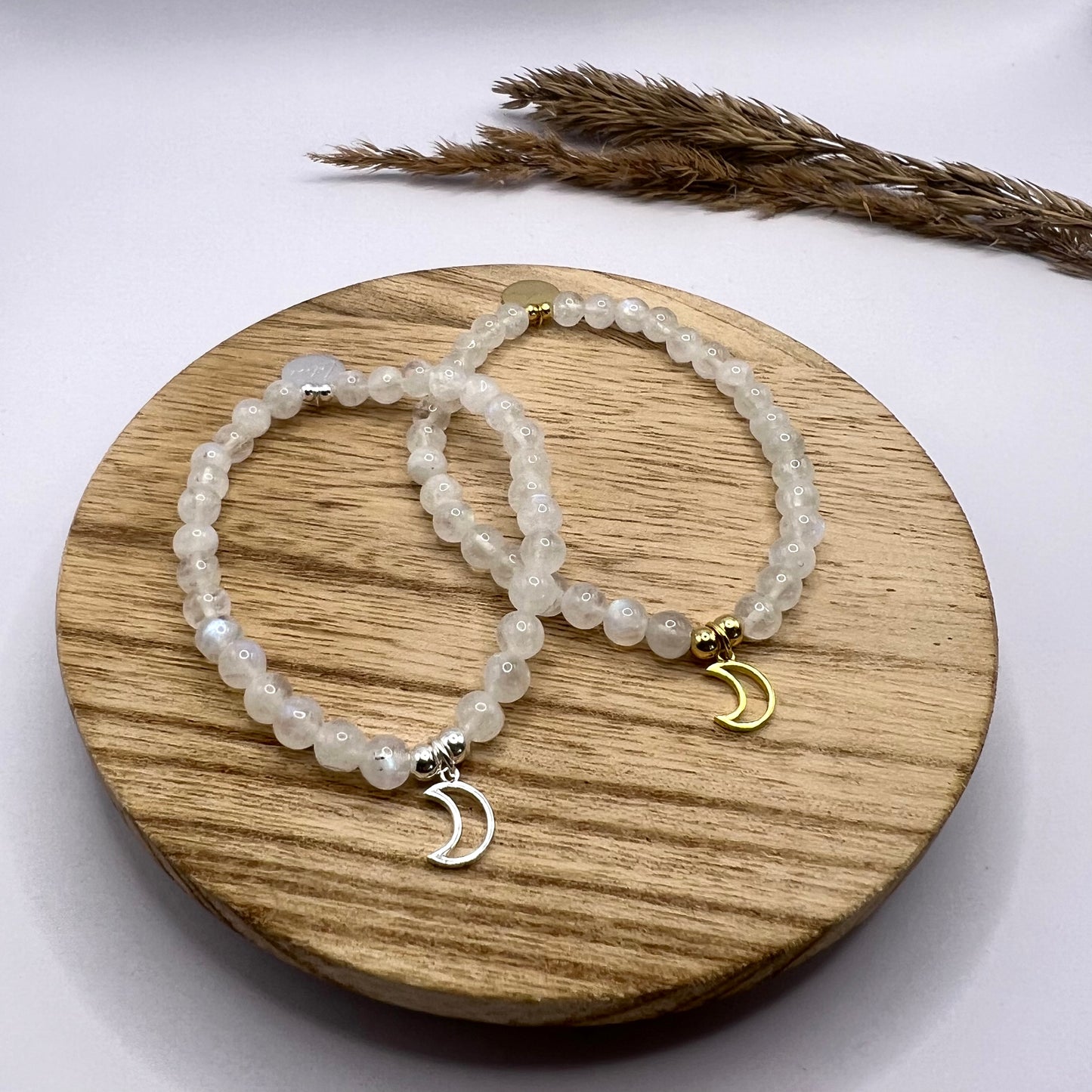 Regenbogenmondstein Armband Nahaufnahme