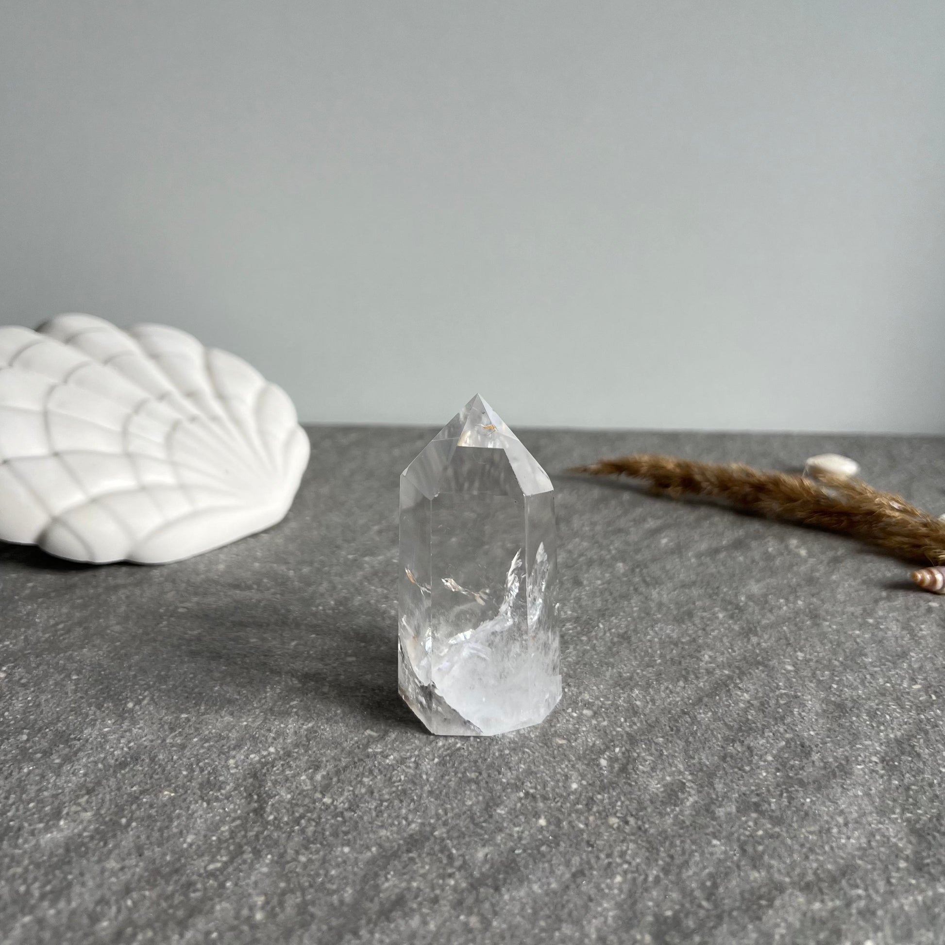 Bergkristall Spitze mit tollen Einschlüssen und klarer Spitze