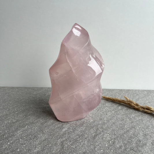 XL Rosenquarz Flamme von vorne