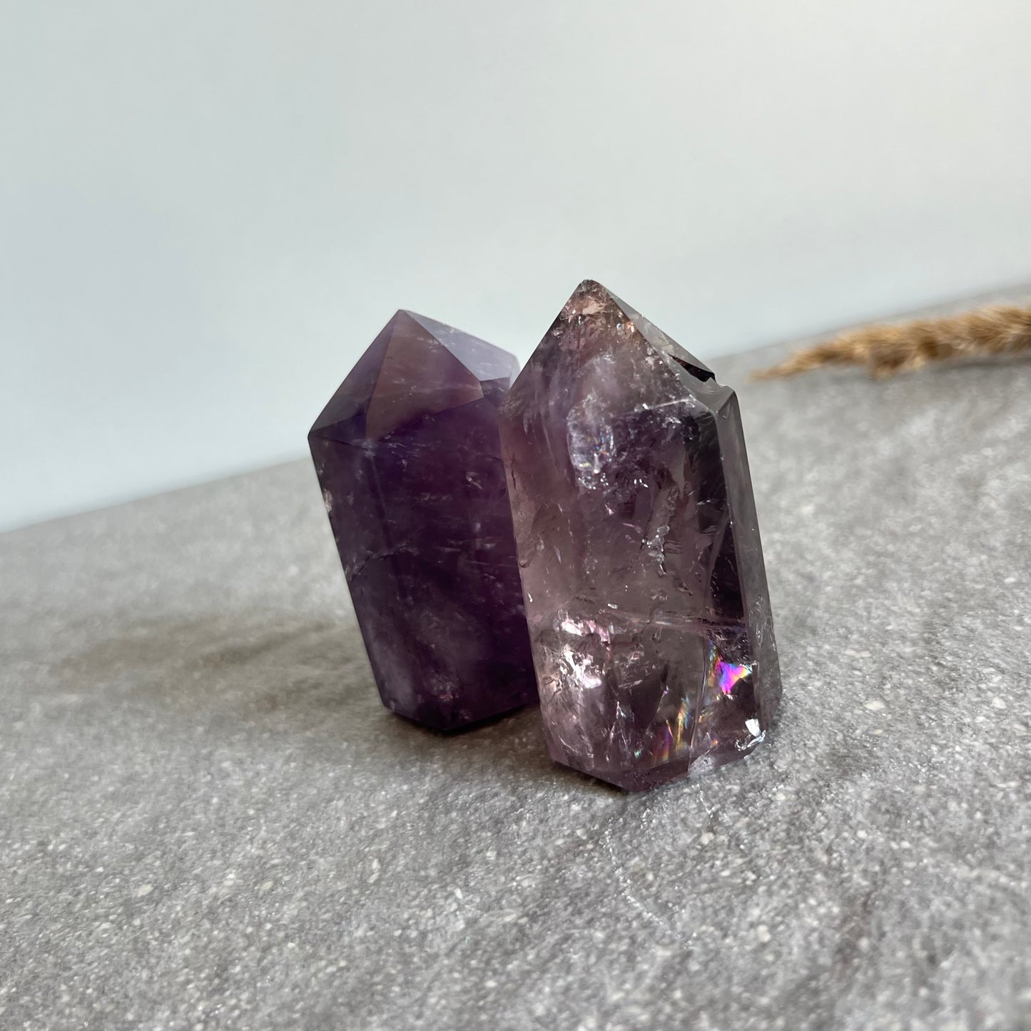 Amethyst Spitze mit Regenbogen