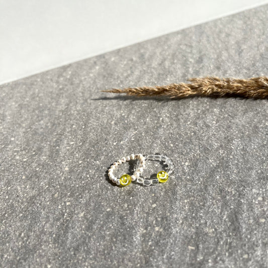 3-4 mm Süßwasserperlen oder Bergkristallperlen mit gelber Smiley-Perle