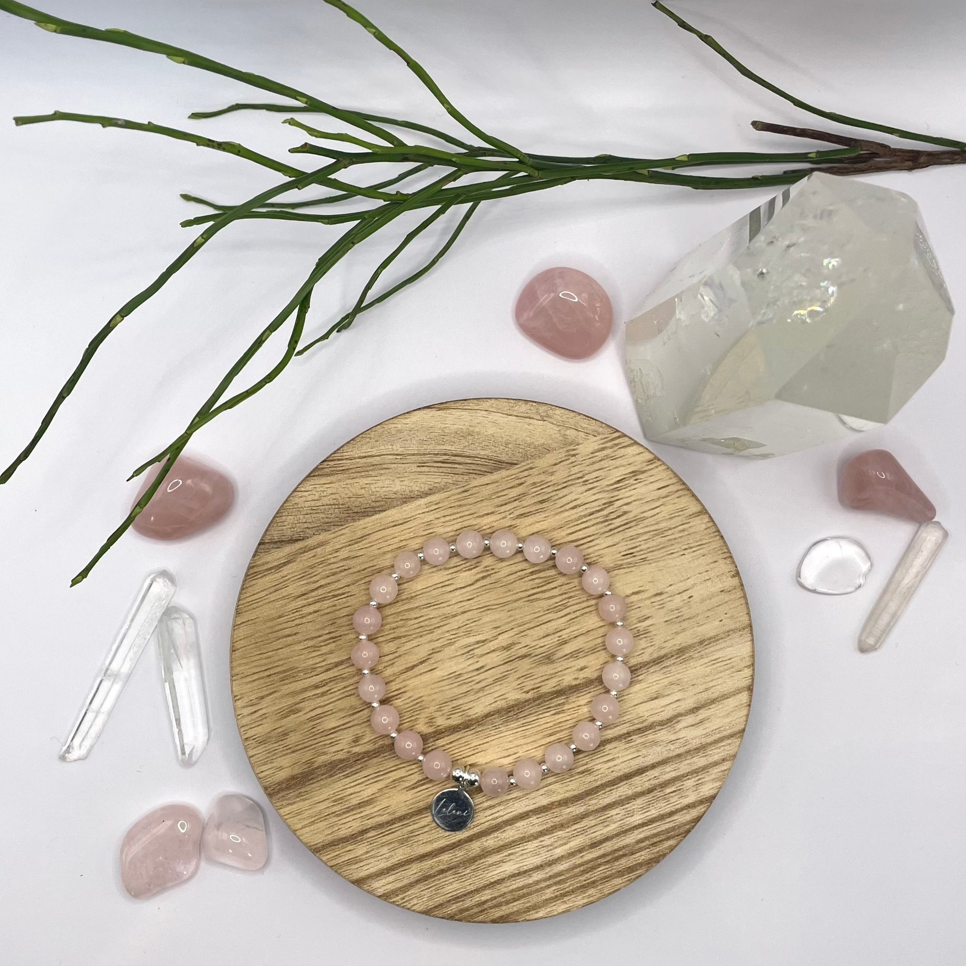 Rosenquarz Armband mit Charm und Perlen